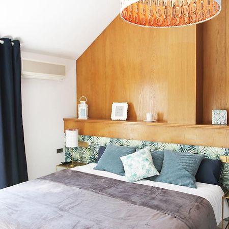 Hugo Beach Hotel & Apartments غانديا المظهر الخارجي الصورة