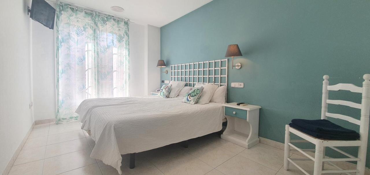 Hugo Beach Hotel & Apartments غانديا المظهر الخارجي الصورة