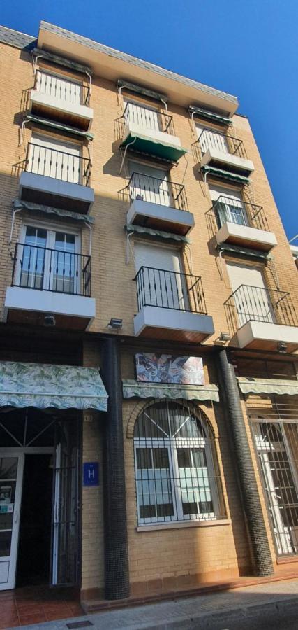 Hugo Beach Hotel & Apartments غانديا المظهر الخارجي الصورة