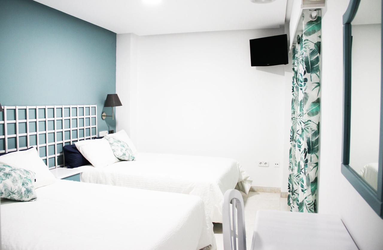 Hugo Beach Hotel & Apartments غانديا المظهر الخارجي الصورة